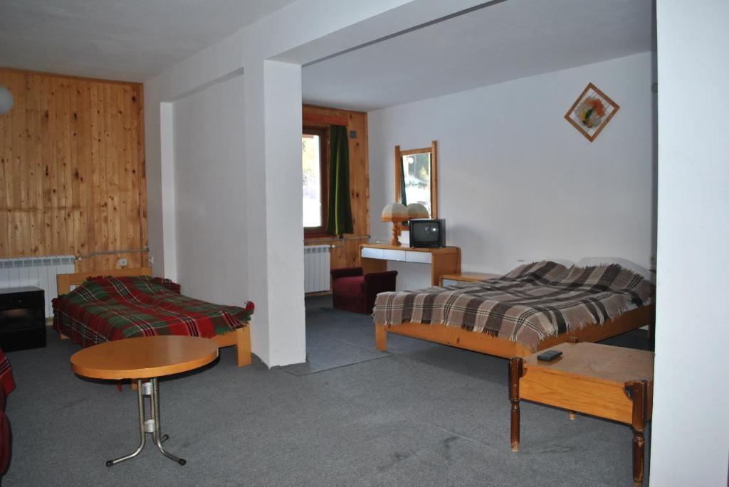 Kris Guesthouse Stoykite Habitación foto